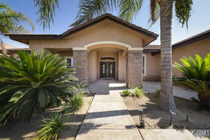 photo 2: 12613 Hawaii Lane, Bakersfield CA 93312