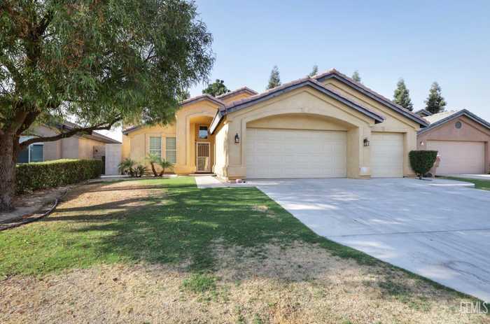 photo 1: 10208 Lerwick Avenue, Bakersfield CA 93311