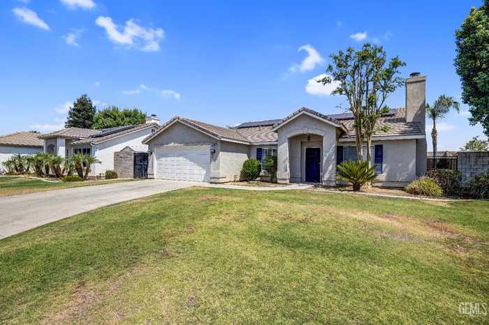 photo 1: 10604 Falling Springs Avenue, Bakersfield CA 93312