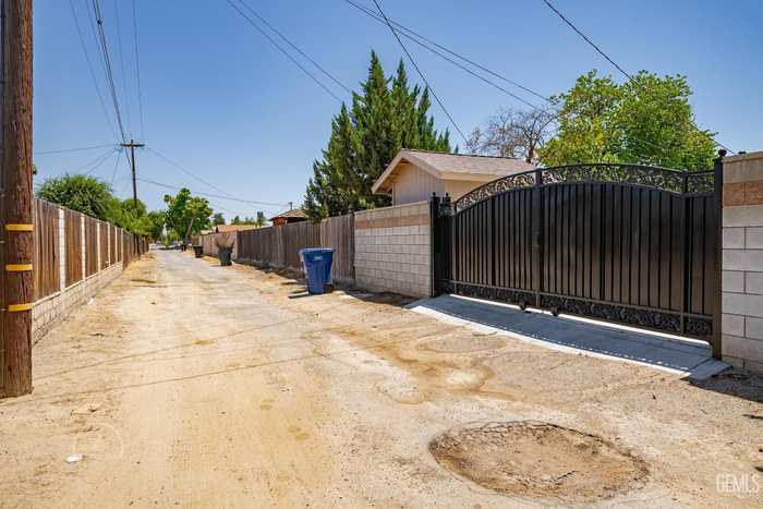 photo 20: 2216 9th Street, Wasco CA 93280