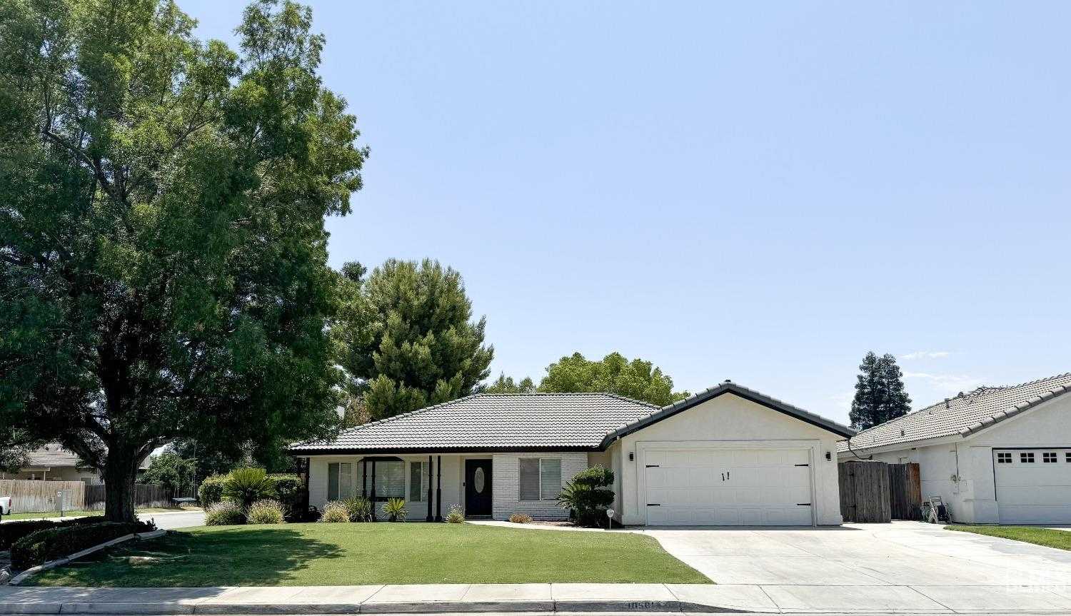 photo 2: 10501 Loughton Avenue, Bakersfield CA 93311