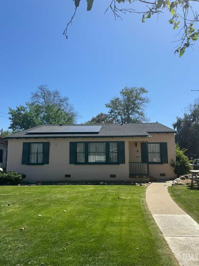 photo 1: 300 Holtby Road, Bakersfield CA 93304