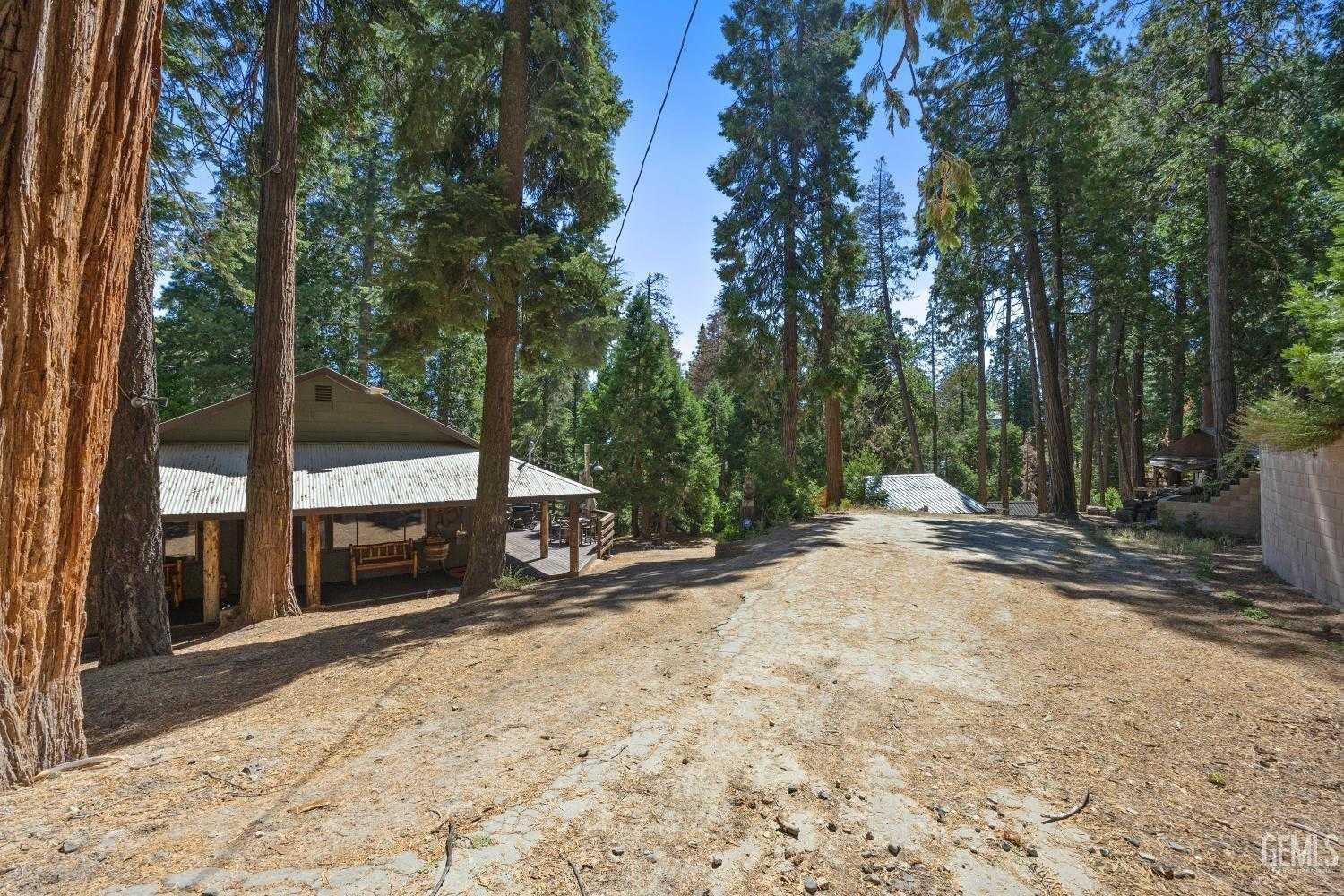 photo 3: 8620 Old State Road, Wofford Heights CA 93285