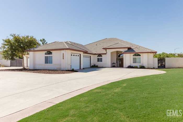 photo 1: 17625 Saddle Mountain Drive, Bakersfield CA 93314