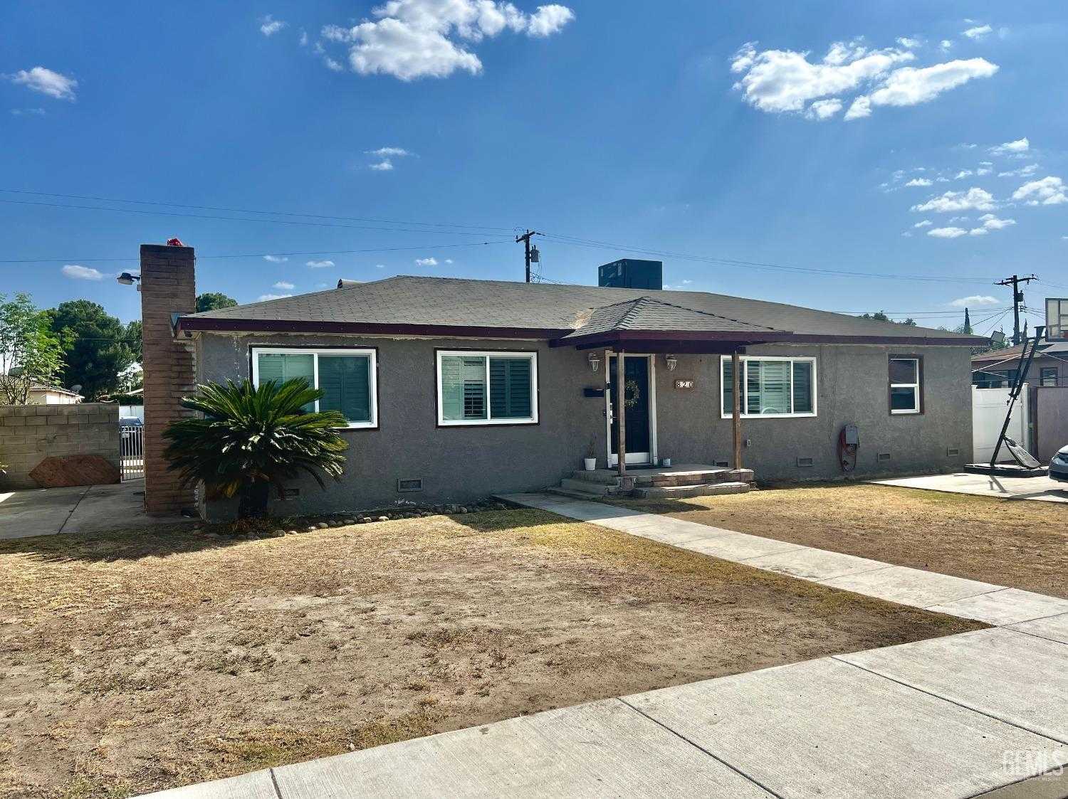 photo 1: 820 20th Avenue, Delano CA 93215