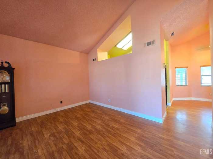 photo 2: 10205 Paul Avenue, Bakersfield CA 93312