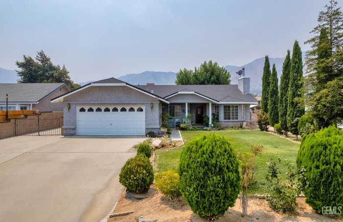 photo 1: 6604 Laurel Avenue, Lake Isabella CA 93240