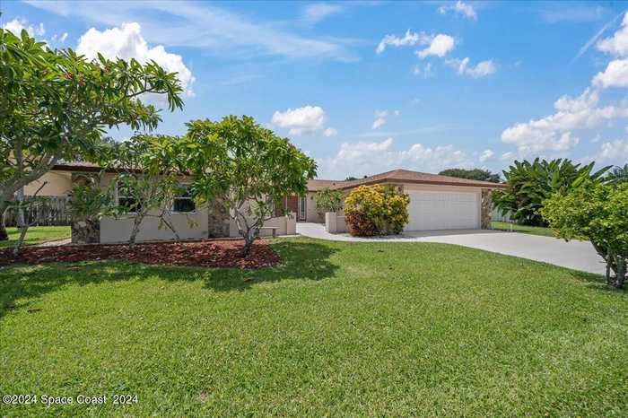 photo 2: 141 Sand Dollar Road, Indialantic FL 32903