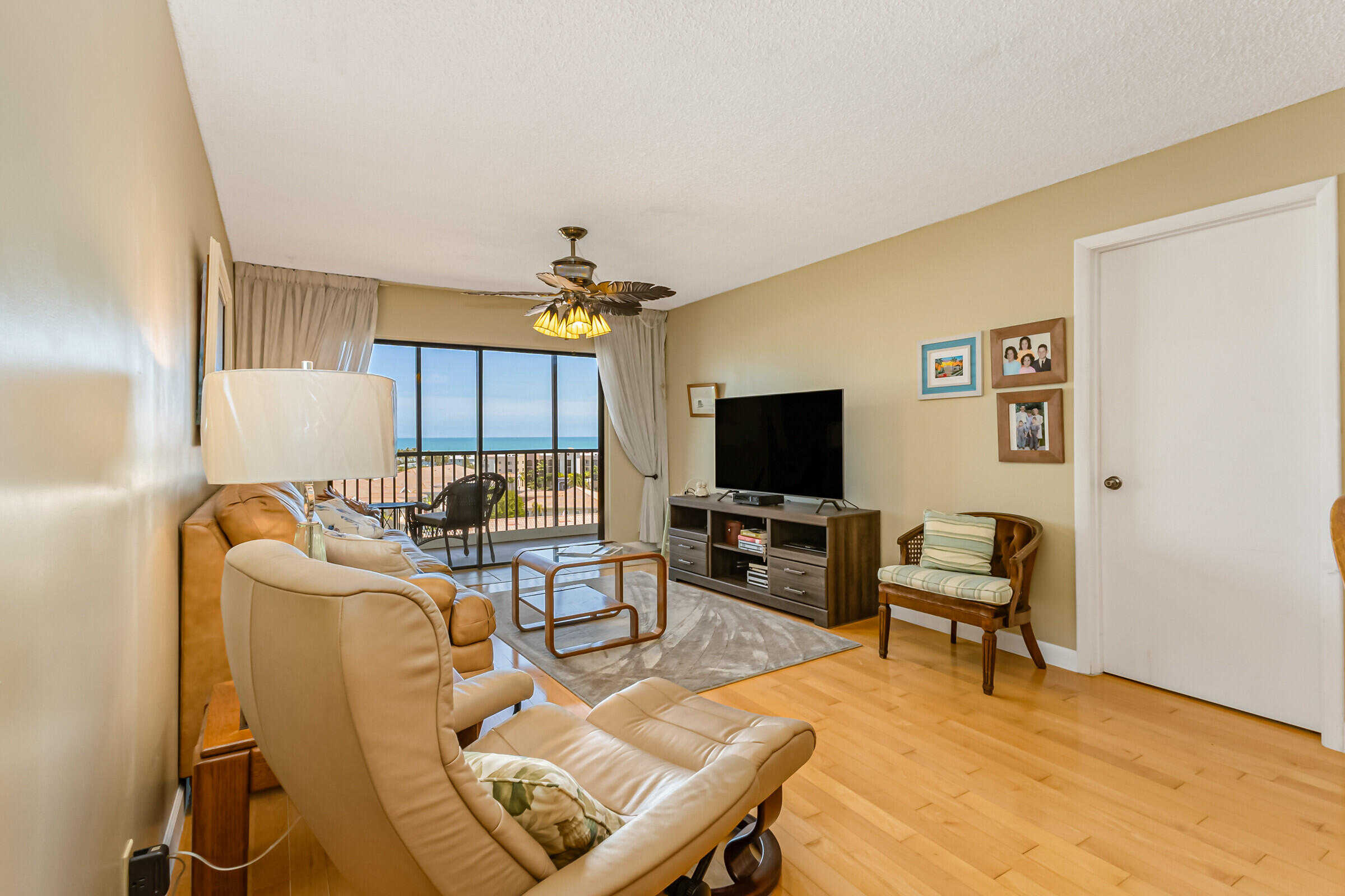 photo 3: 520 Palm Springs Boulevard Unit 811, Indian Harbour Beach FL 32937