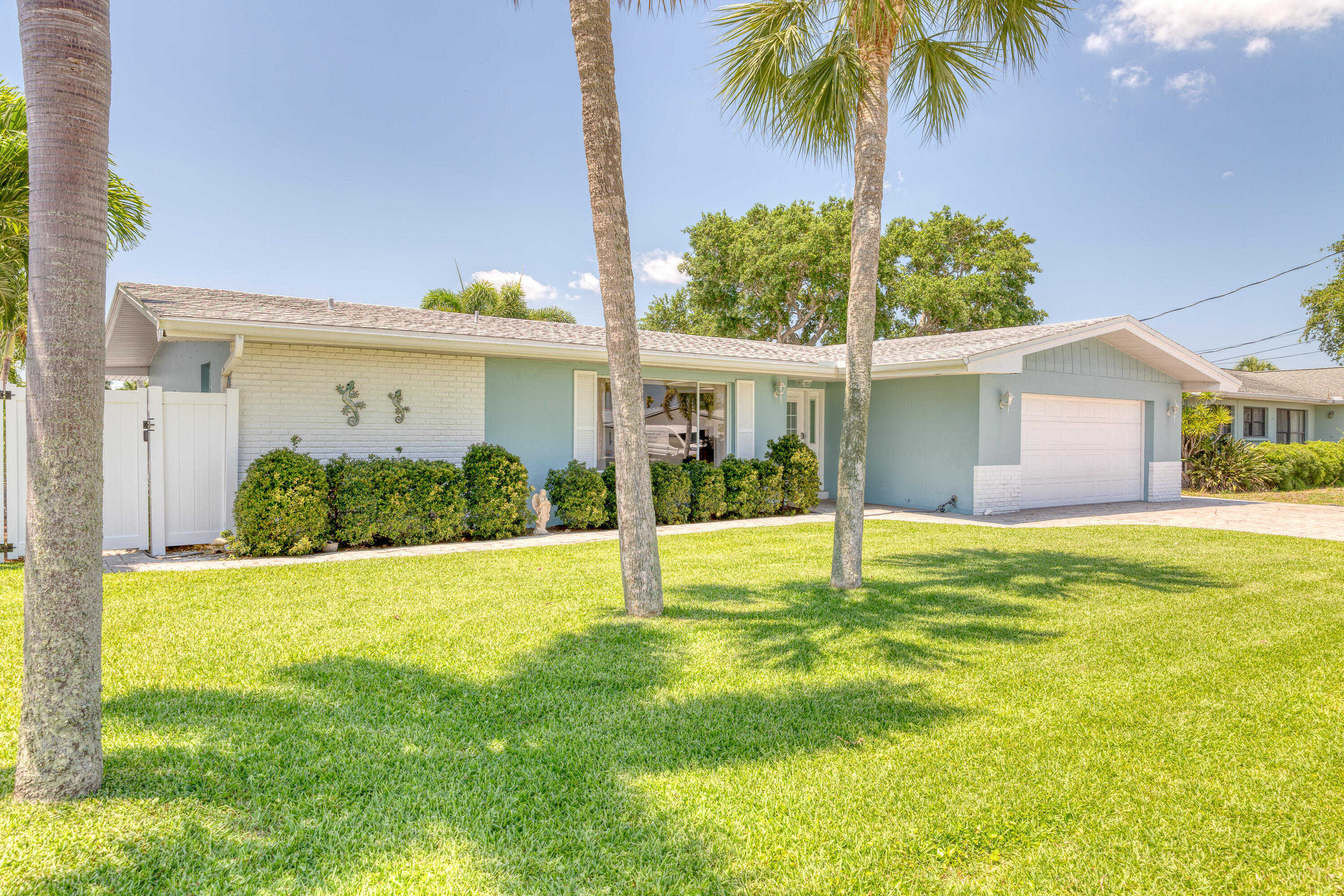 photo 3: 1695 Rochelle Parkway, Merritt Island FL 32952