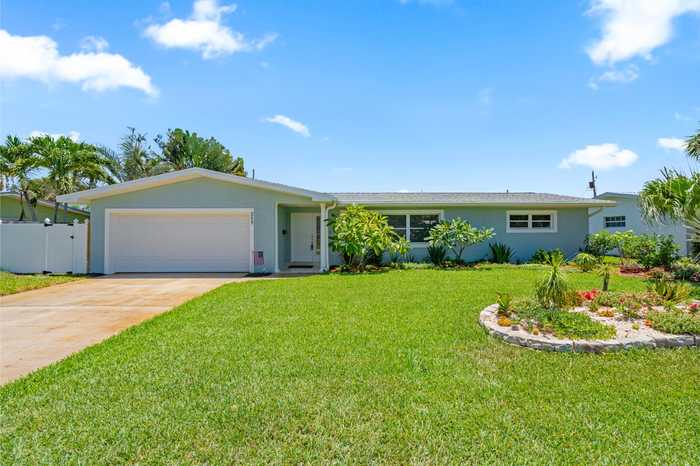 photo 2: 215 S Robert, Satellite Beach FL 32937