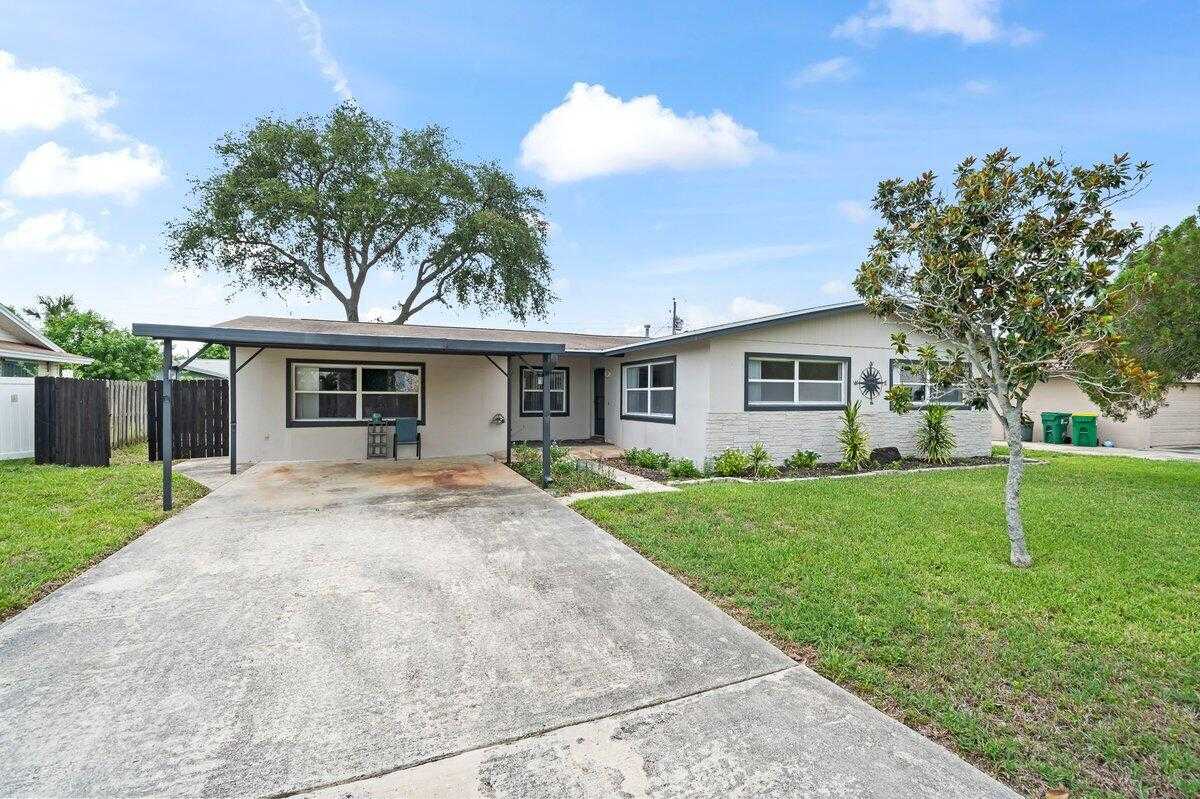 photo 2: 425 Riverside Avenue, Merritt Island FL 32953