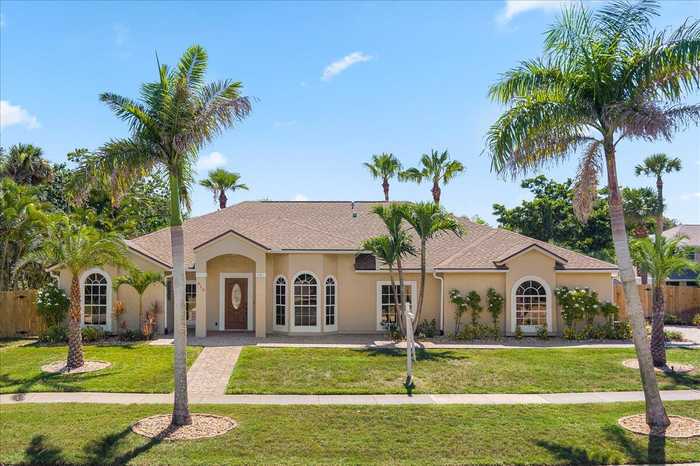 photo 1: 810 S Shannon Avenue, Indialantic FL 32903