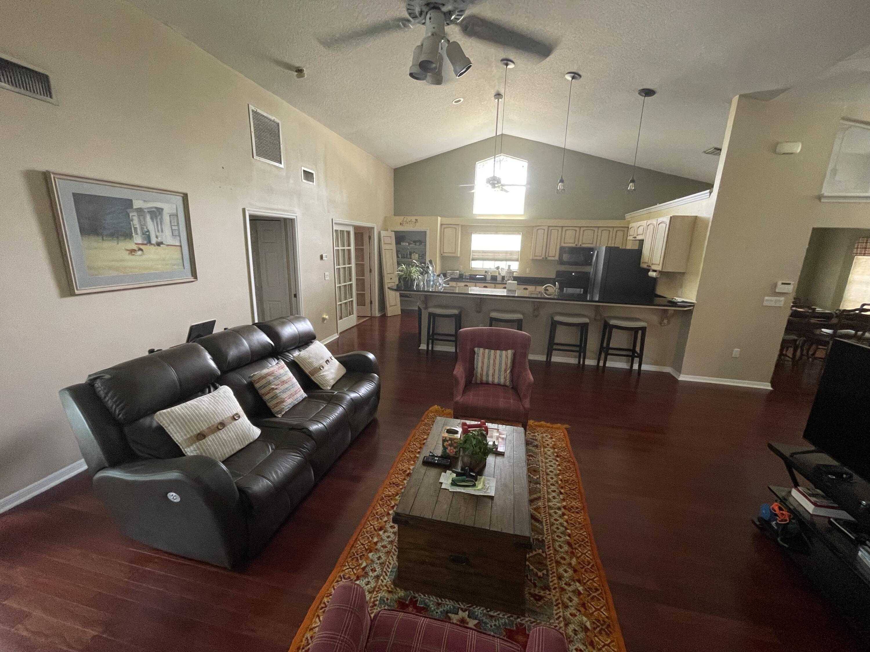 photo 2: 1260 Meadowbrook Road NE, Palm Bay FL 32905