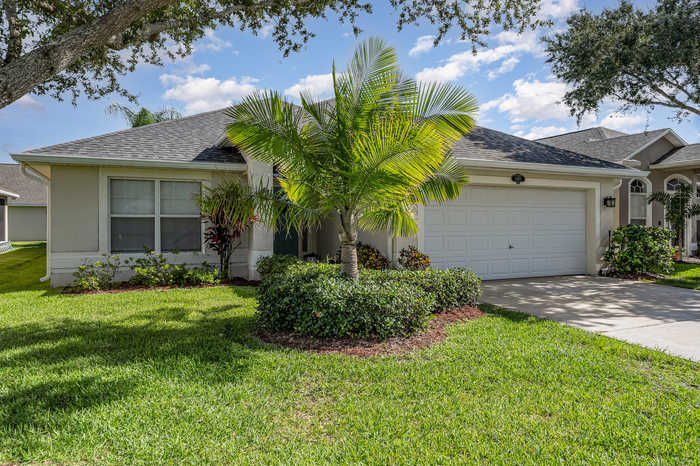 photo 2: 2650 Stratford Pointe Drive, Melbourne FL 32904