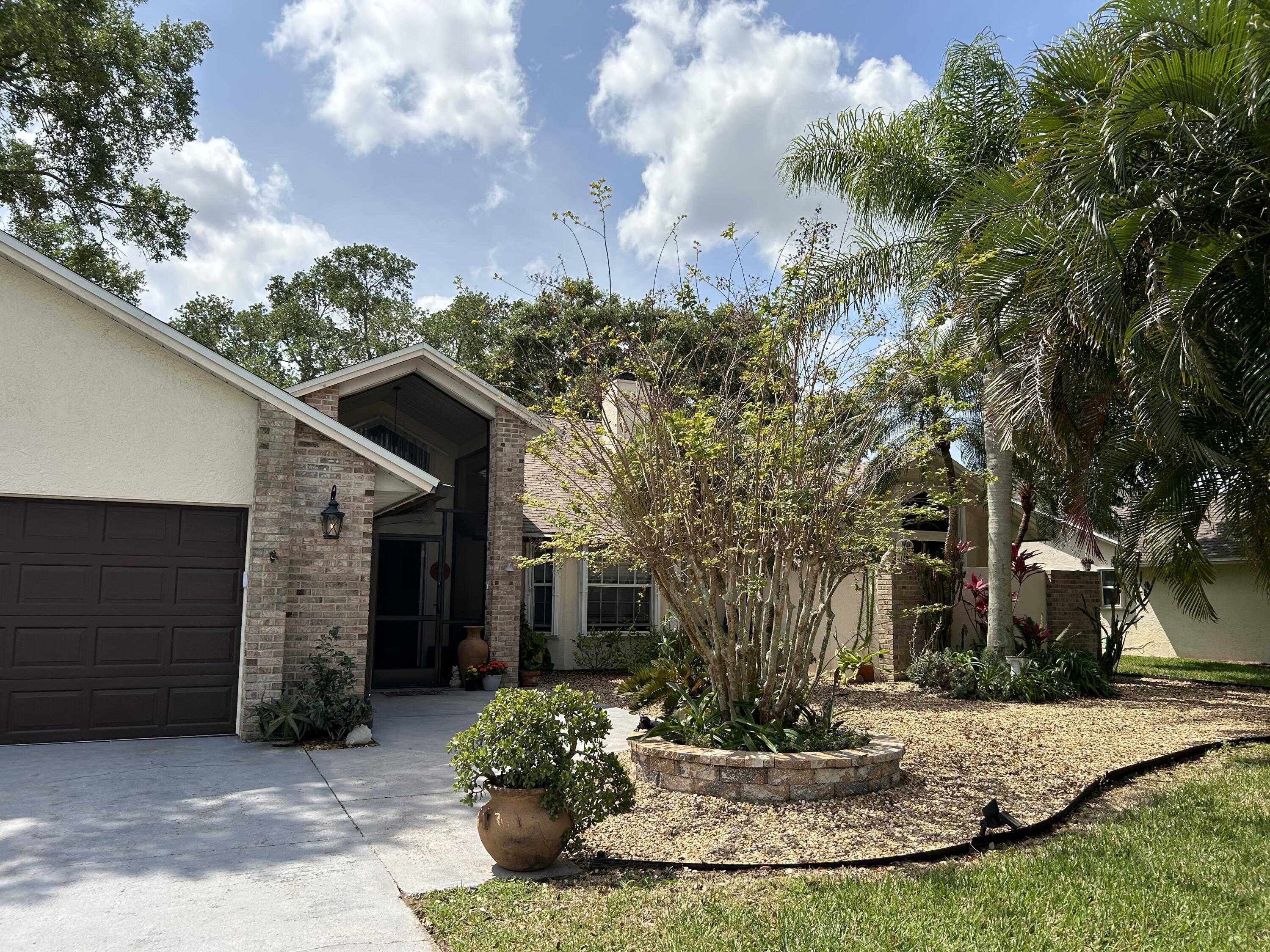 photo 3: 1327 Cypress Trace Drive, Melbourne FL 32940