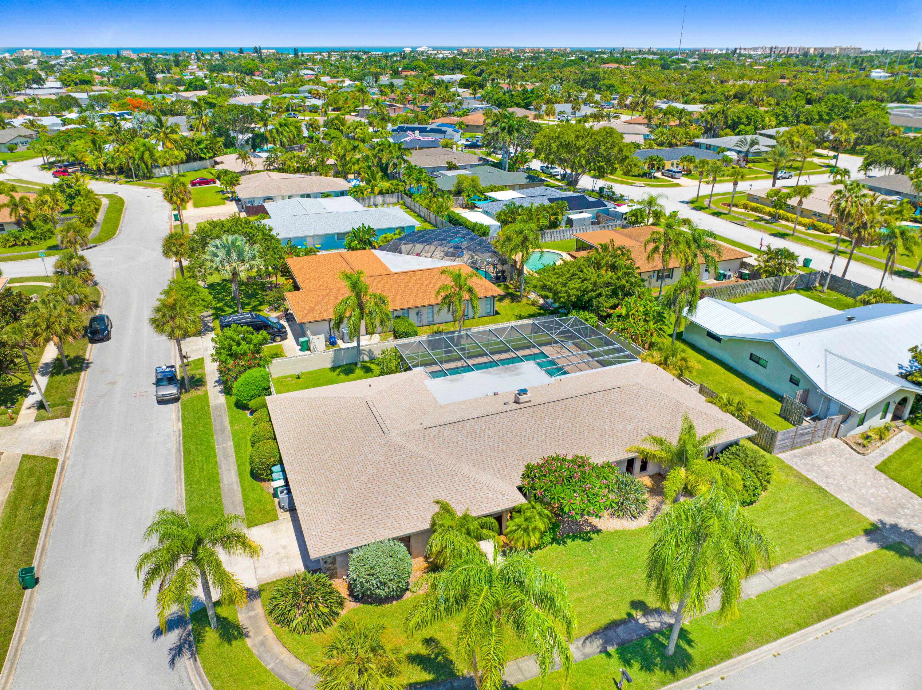 photo 3: 675 Caribbean Road, Satellite Beach FL 32937