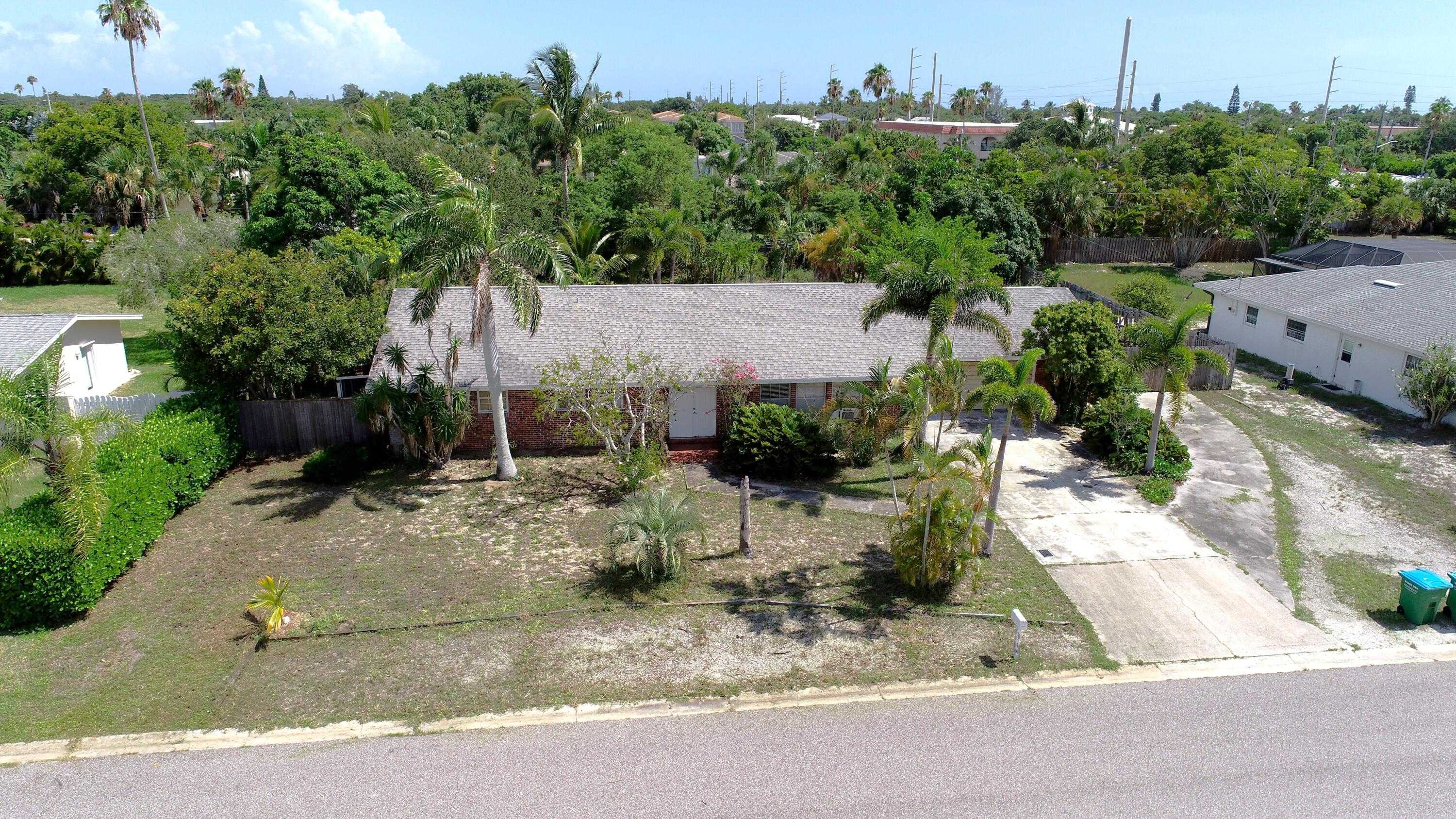 photo 3: 410 2nd Avenue, Melbourne Beach FL 32951