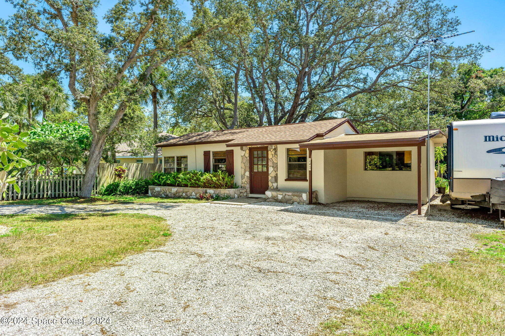 photo 3: 147 Bluff Terrace, Melbourne FL 32901