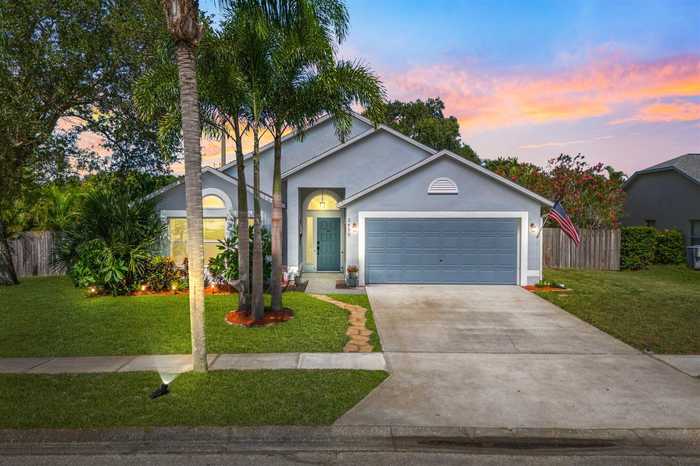 photo 1: 2400 Mountain View Avenue, Melbourne FL 32935