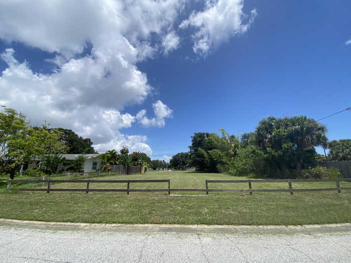 photo 1: 208 Amherst Avenue, Melbourne FL 32901