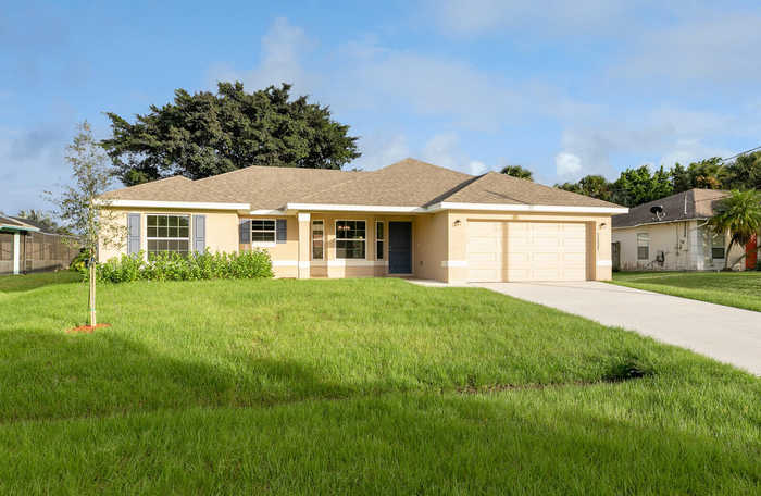 photo 2: 482 San Pedro Avenue SW, Palm Bay FL 32908