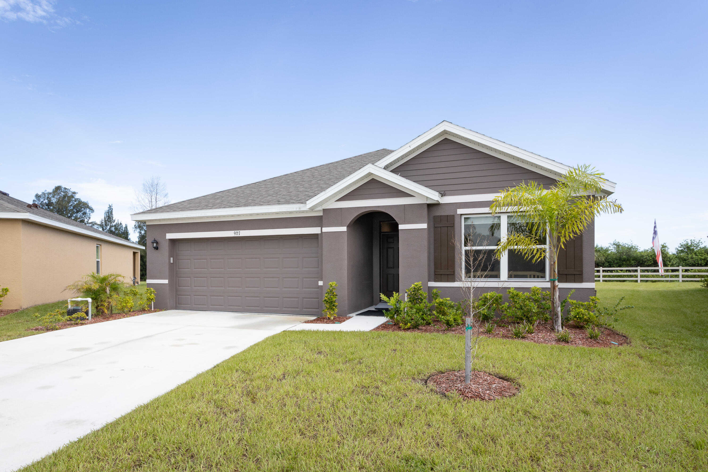 photo 1: 907 Trinity Street, Rockledge FL 32955