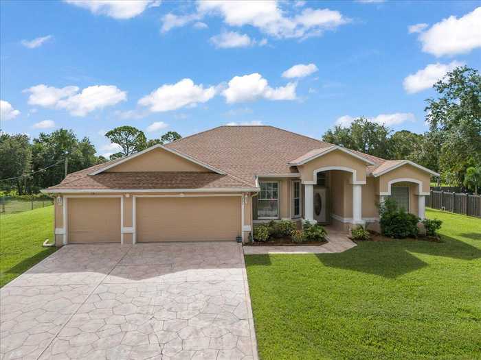 photo 1: 751 Nelda Avenue NE, Palm Bay FL 32907