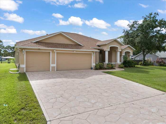 photo 2: 751 Nelda Avenue NE, Palm Bay FL 32907