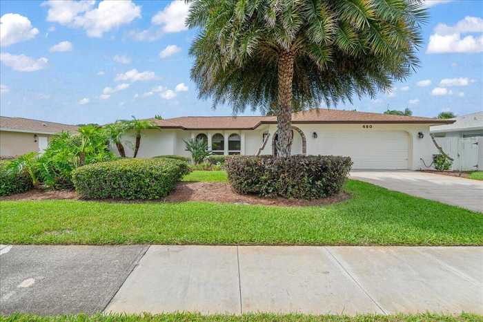 photo 2: 480 E Amherst Circle, Satellite Beach FL 32937