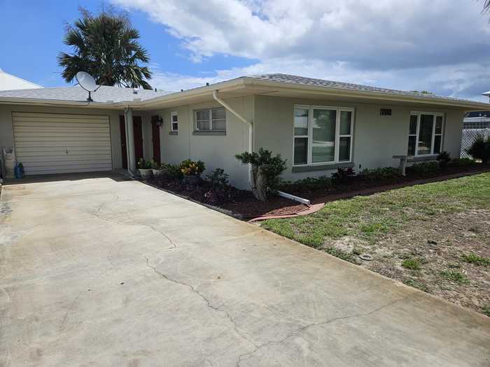 photo 1: 7181 Blue Shore Road, Grant FL 32949