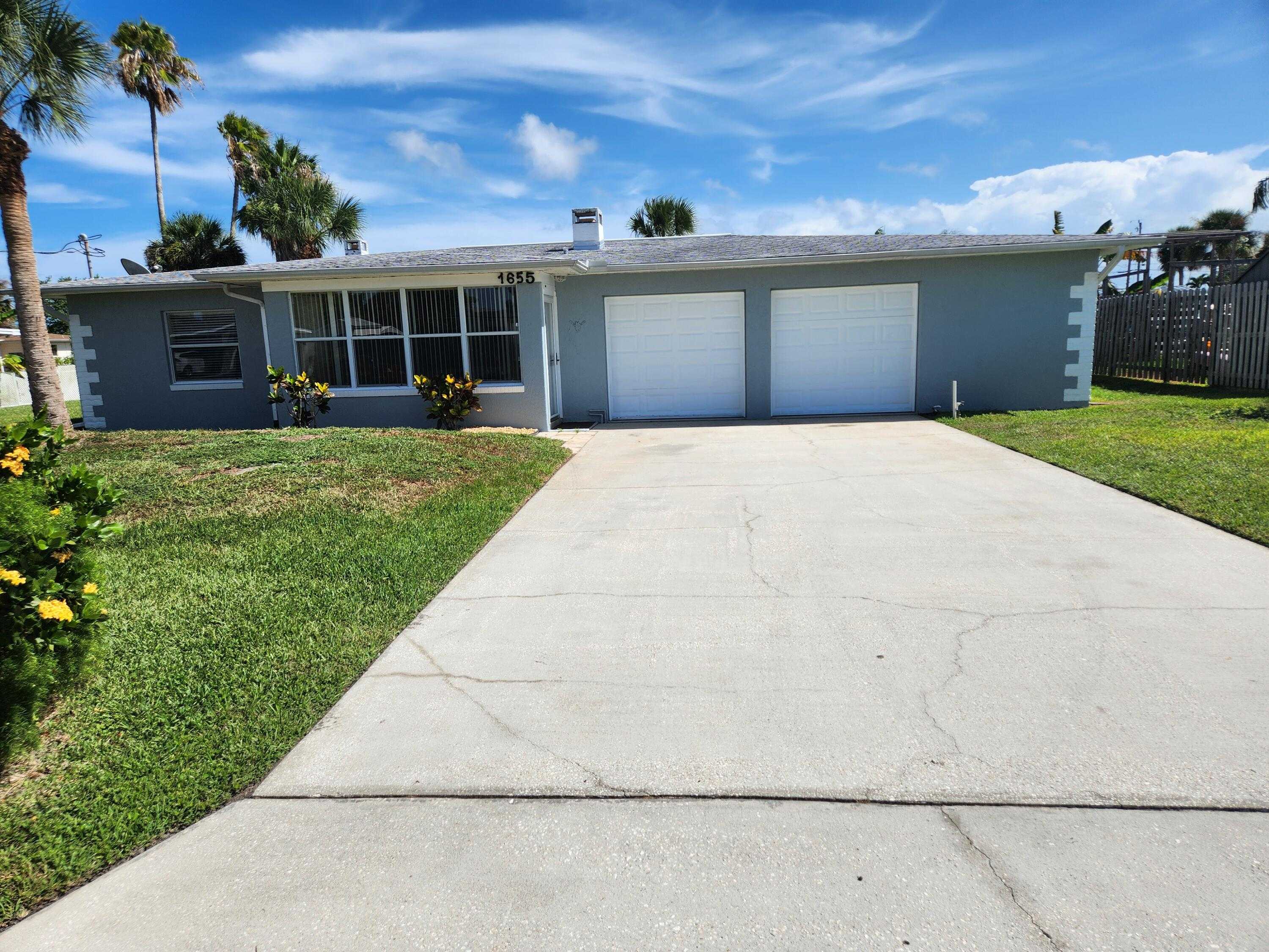 photo 2: 1655 Wavecrest Street, Merritt Island FL 32952