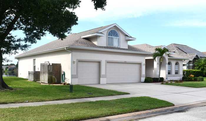 photo 2: 1916 Fabien Circle, Melbourne FL 32940