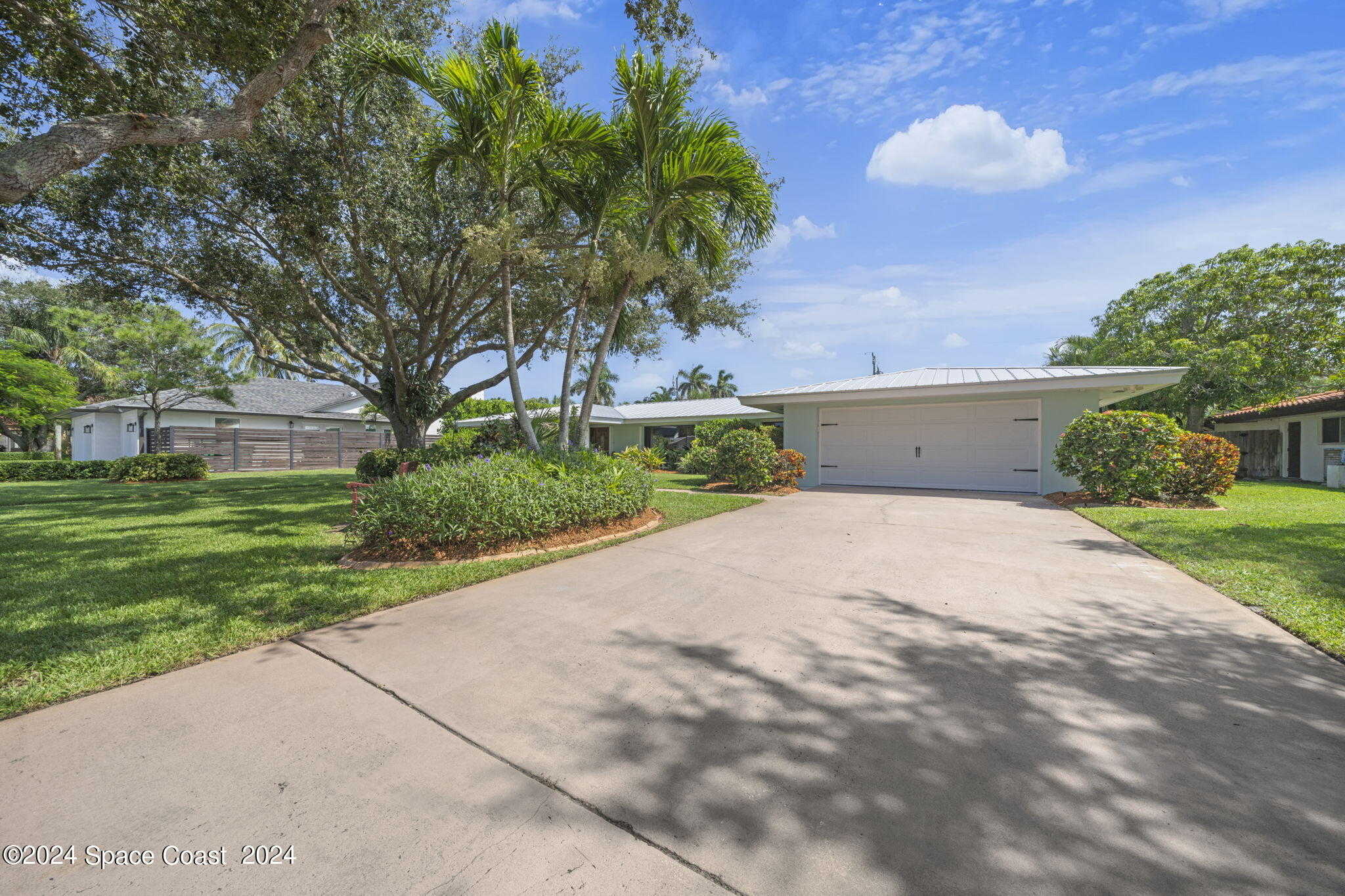 photo 3: 325 Miami Avenue, Indialantic FL 32903