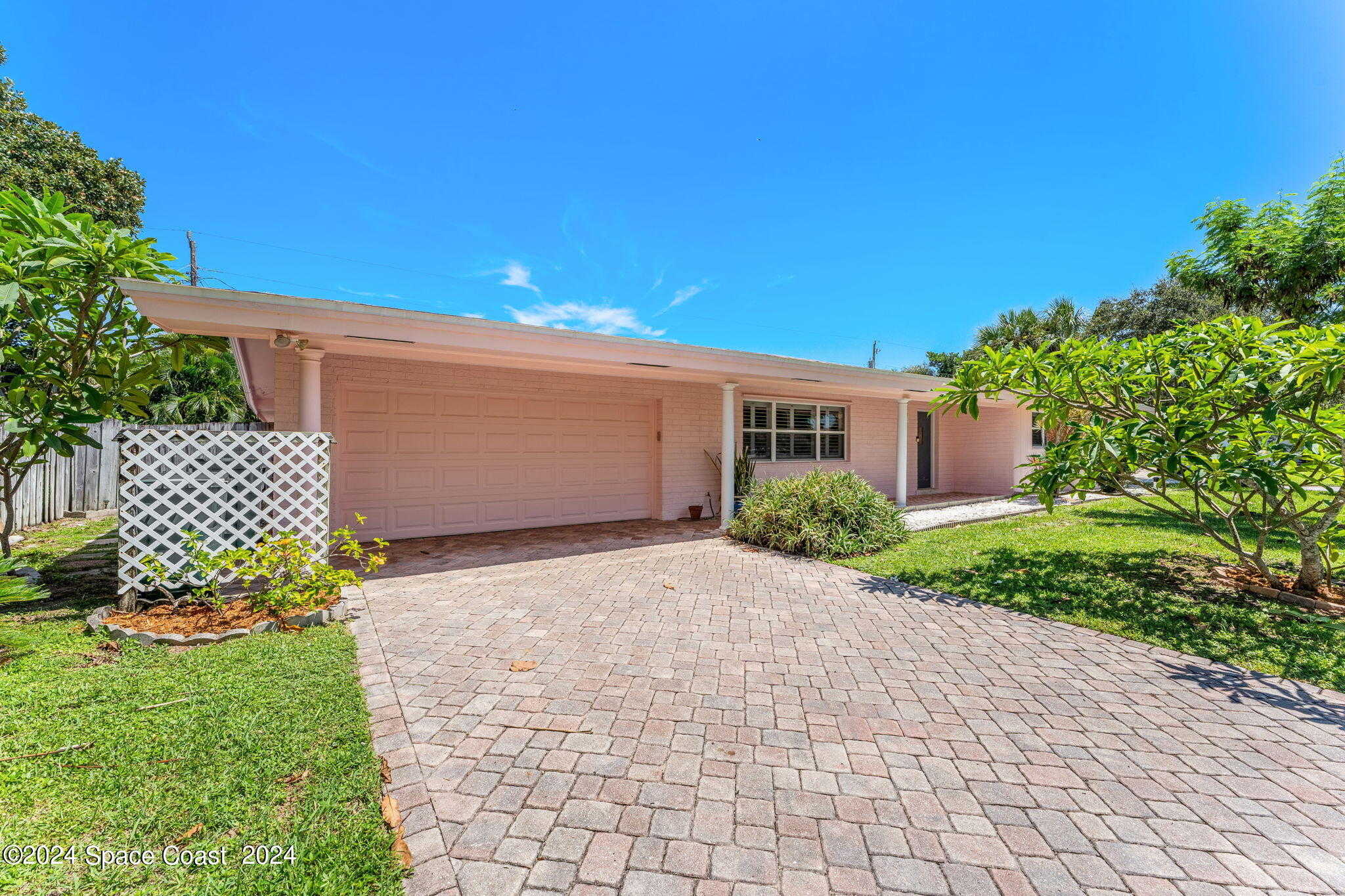 photo 2: 500 Seabreeze Drive, Indialantic FL 32903