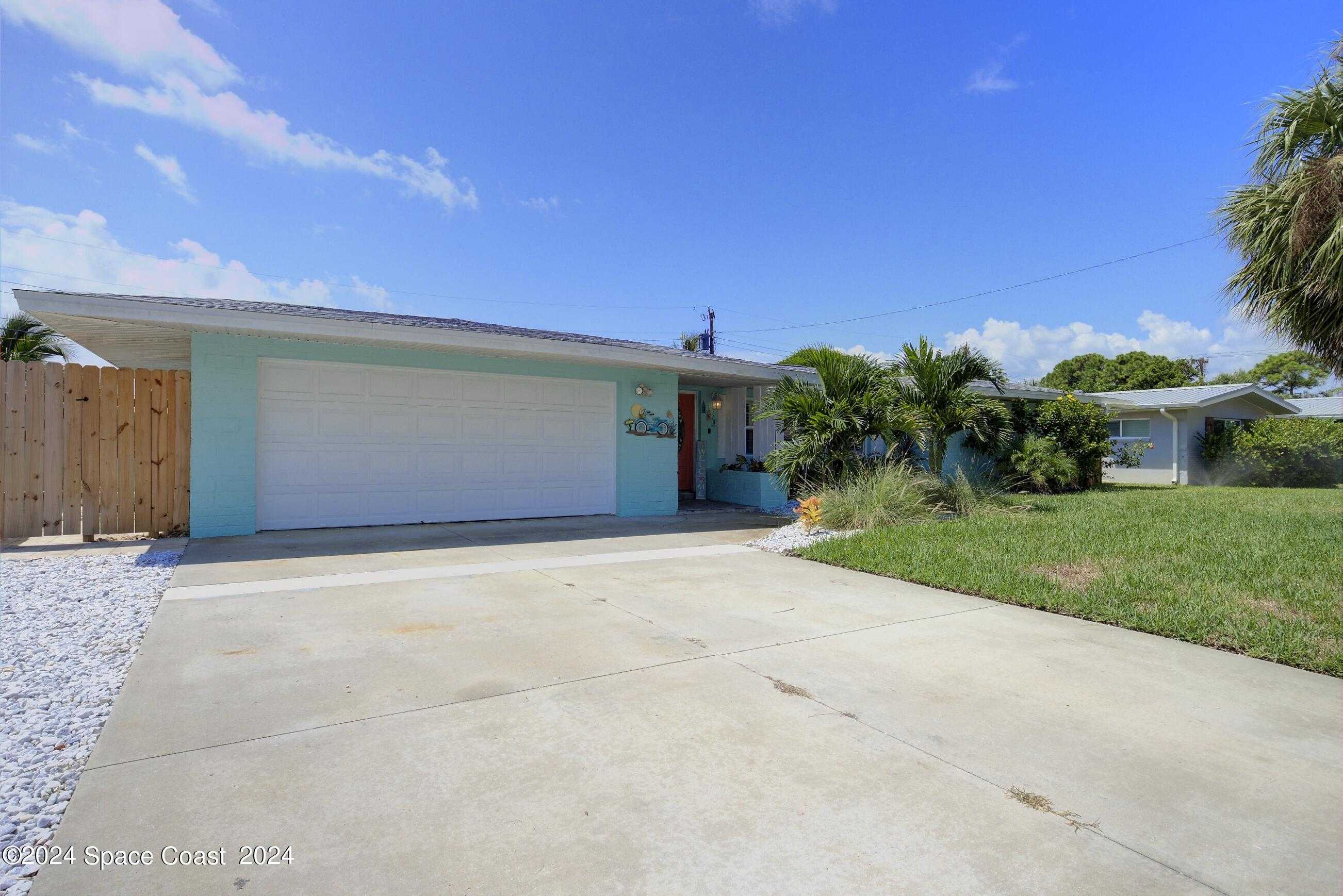 photo 2: 265 Sunrise Avenue, Satellite Beach FL 32937