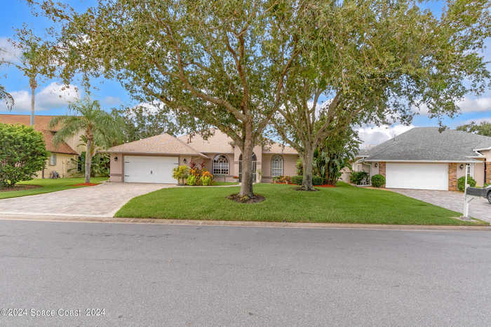 photo 2: 1116 Cypress Trace Drive, Melbourne FL 32940