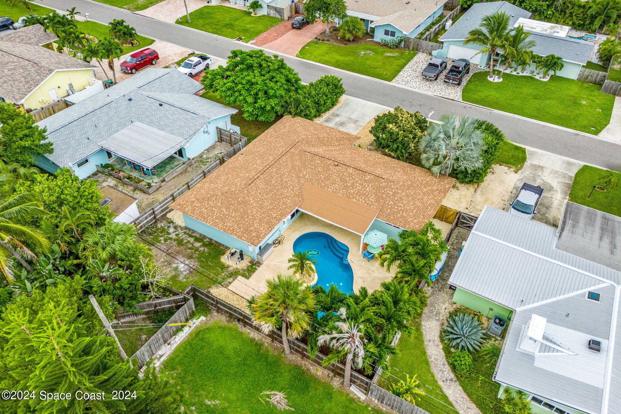 photo 2: 475 Park Avenue, Satellite Beach FL 32937