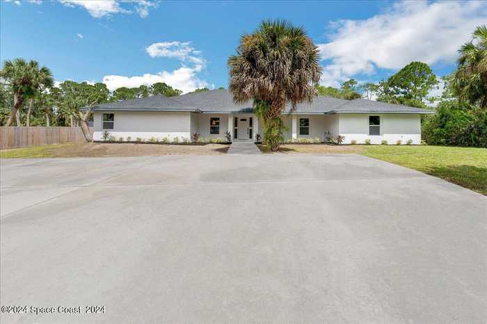 photo 2: 1596 Farnsworth Avenue, Malabar FL 32950