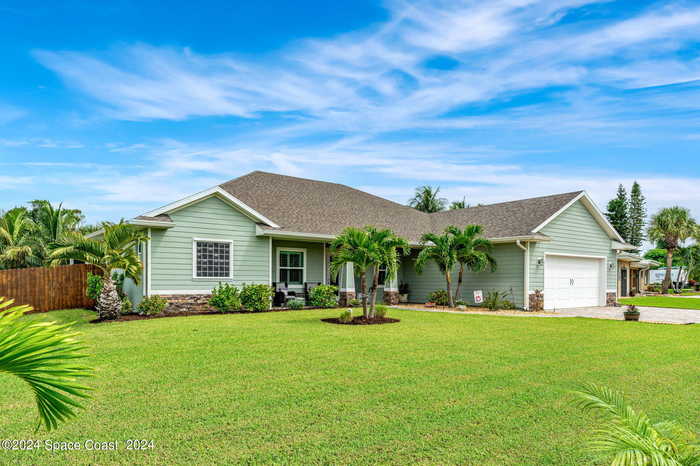 photo 2: 310 Cypress Street, Indialantic FL 32903