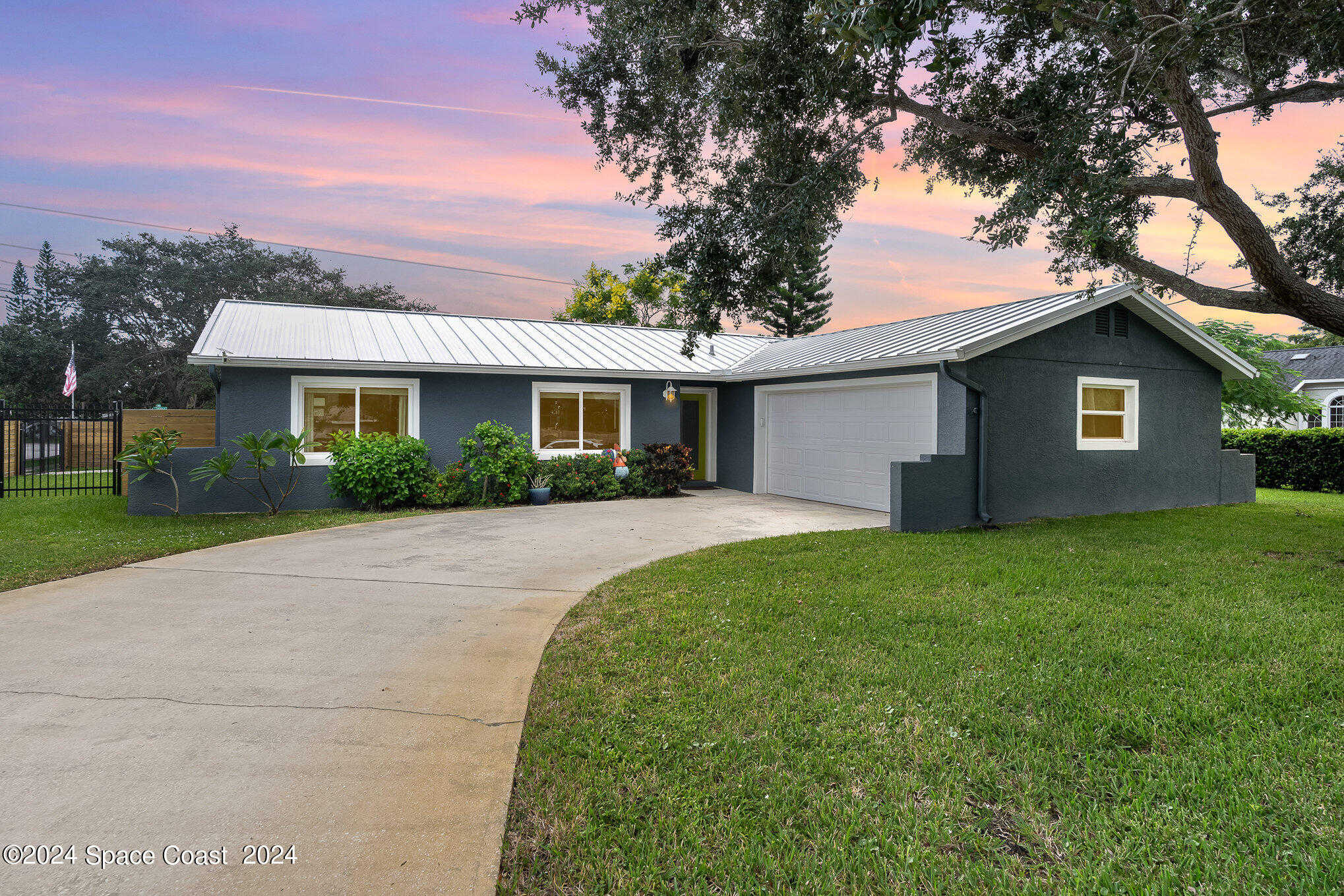 photo 1: 2901 Forest Drive, Melbourne FL 32901