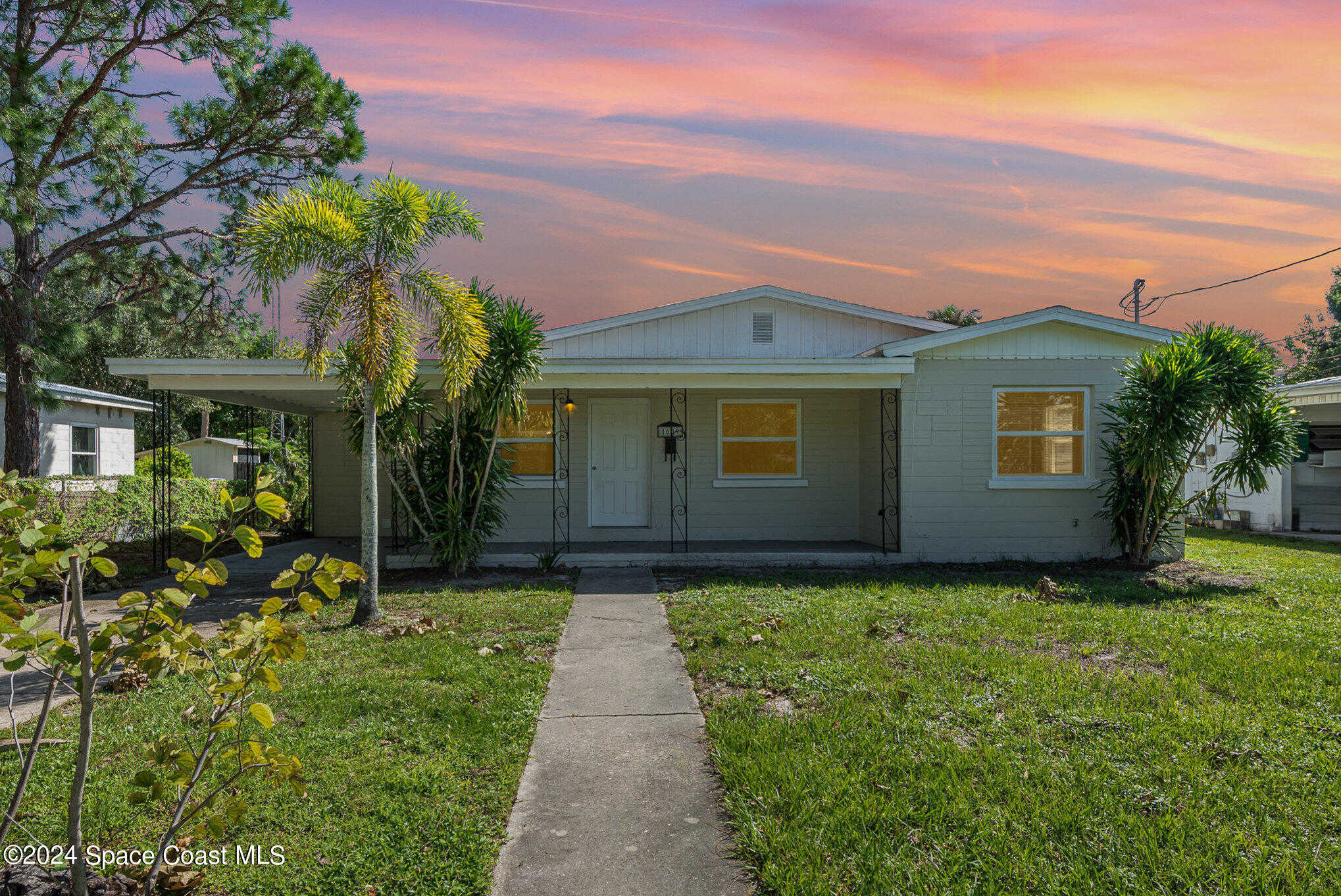 photo 1: 1609 Pine Street, Melbourne FL 32901