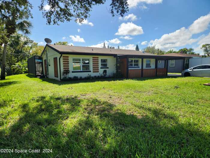 photo 1: 637 Espanola, Melbourne FL 32901