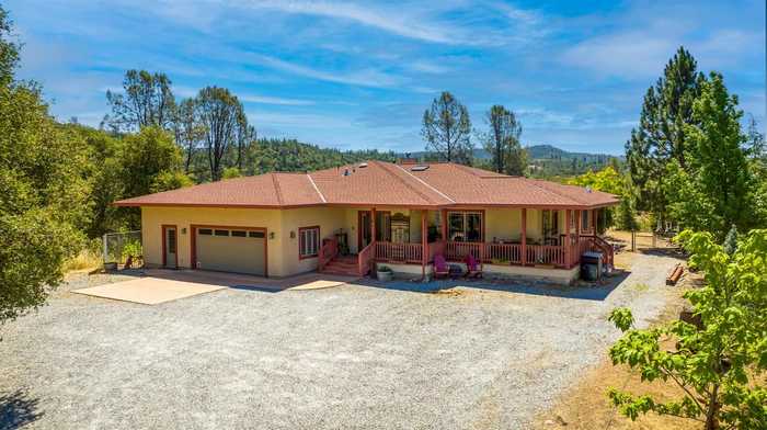 photo 1: 5603 Gold Mountain, Mountain Ranch CA 95246