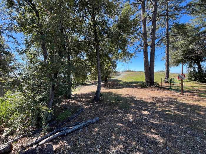 photo 1: 18118 Vista Way, Mountain Ranch CA 95246