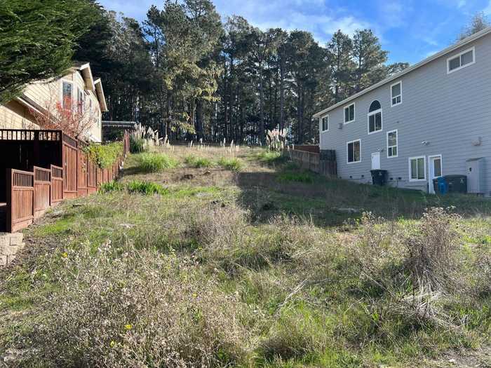 photo 1: 1071 Date ST, MONTARA CA 94037