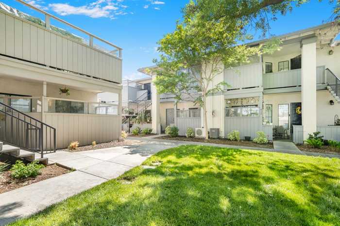 photo 2: 409 Kenbrook CIR, SAN JOSE CA 95111