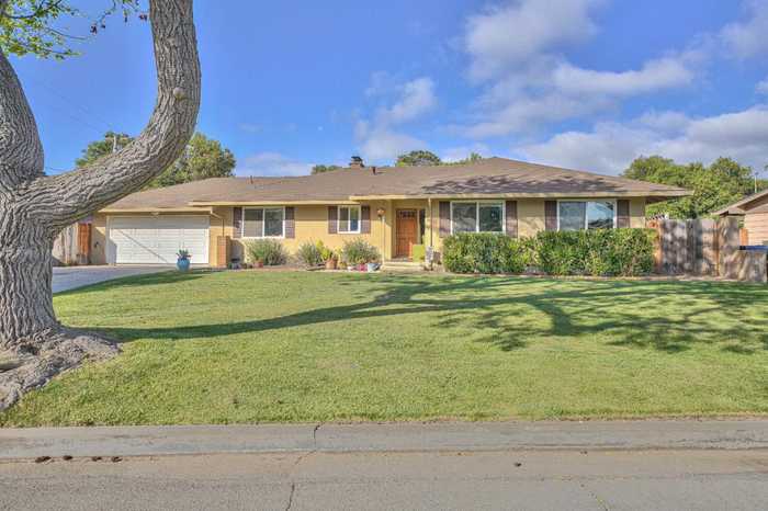 photo 2: 20260 Franciscan CIR, SALINAS CA 93908