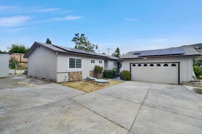 photo 1: 3561 Glasgow CT, San Jose CA 95127