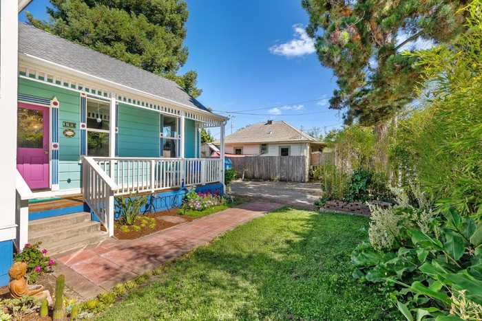 photo 2: 116 Clay ST, SANTA CRUZ CA 95062